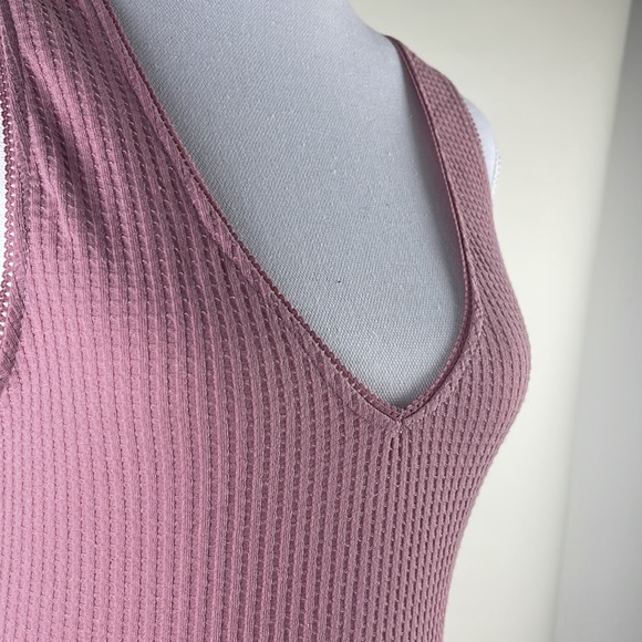 Wild Fable Lightweight Bodysuit Tank V-neck Waffle Texture Women's Size S Pink - Picture 3 of 9